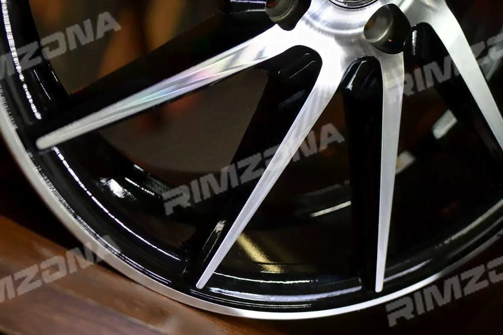 Литой диск В СТИЛЕ VOSSEN CVT R17 7.5J 5x114.3 ET38 dia 73.1 MB-2