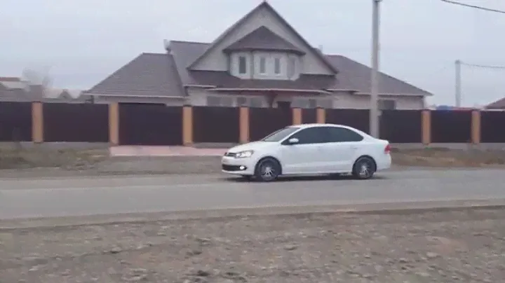 Volkswagen Polo Sedan Precise Style vossen cvt